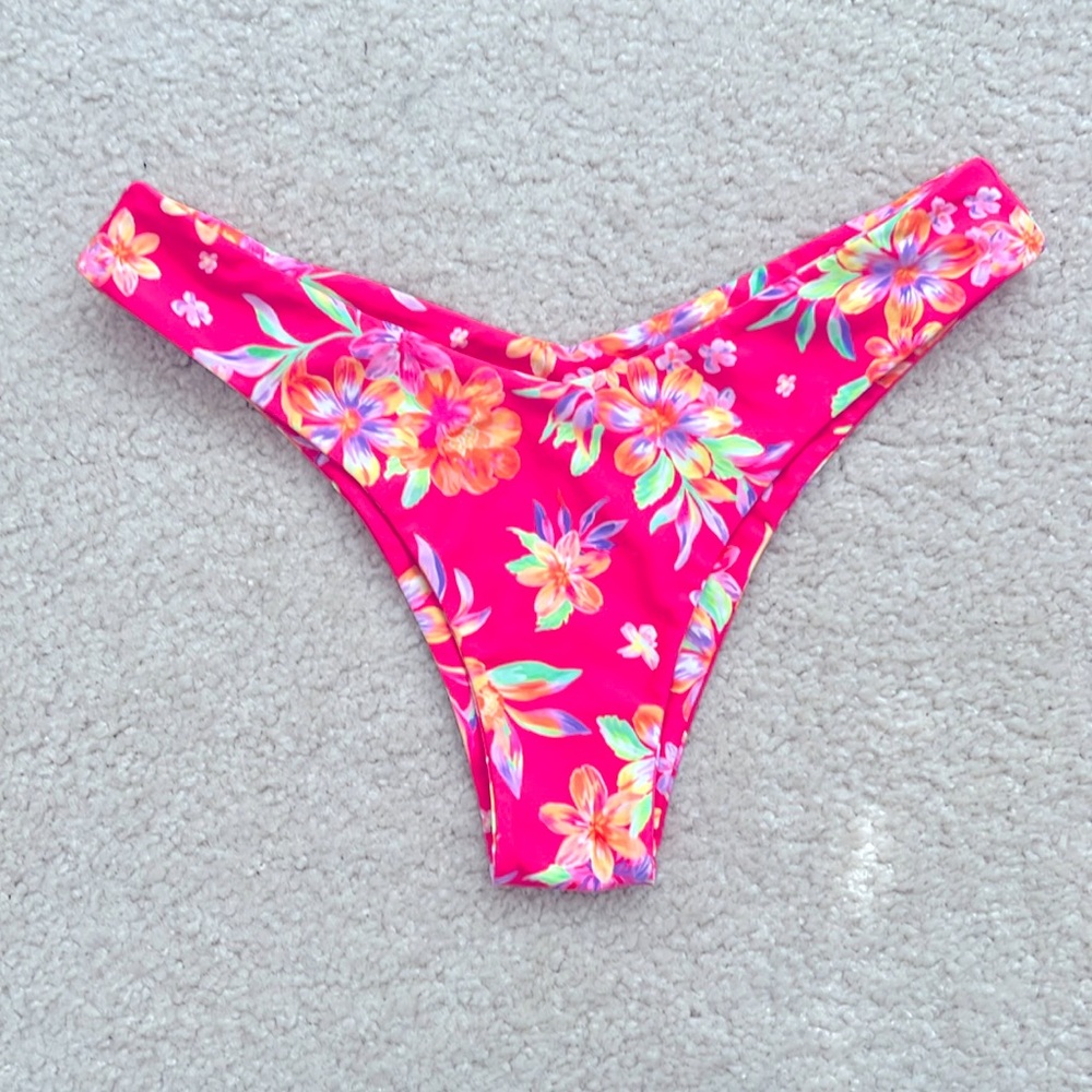 Kulani Kinis Cheeky V Bottoms